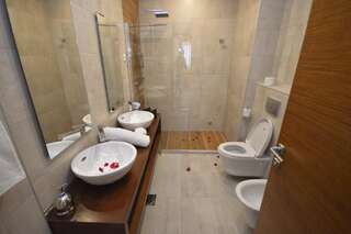 Апарт-отели Chill and Go Aparthotel Будва Люкс с 2 спальнями-10